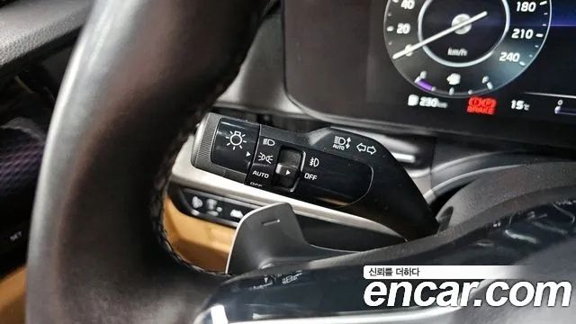 Kia Canival 2021 — photo 17