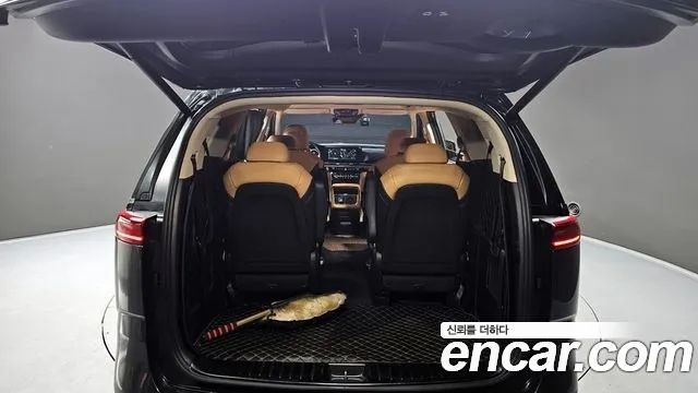 Kia Canival 2021 — photo 20