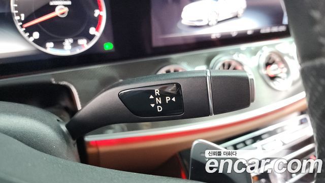 Mercedes-Benz E-Class 2019 — photo 9