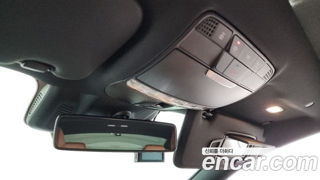 Mercedes-Benz E-Class 2019 — photo 18
