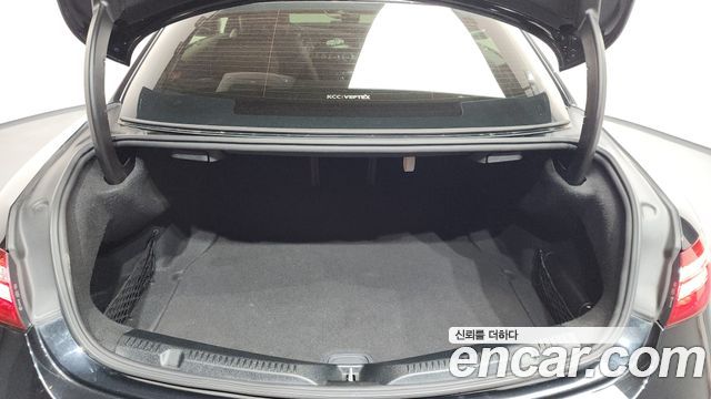 Mercedes-Benz E-Class 2019 — photo 20