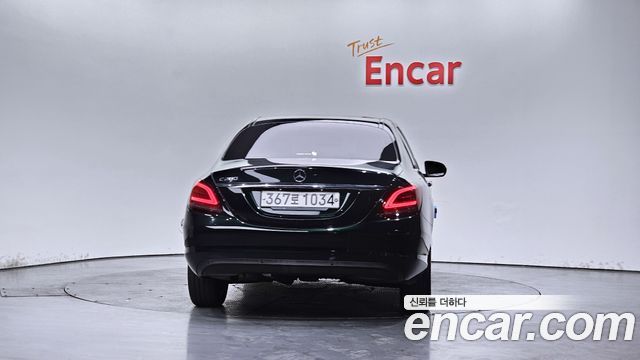 Mercedes-Benz C-Class 2019 — photo 4