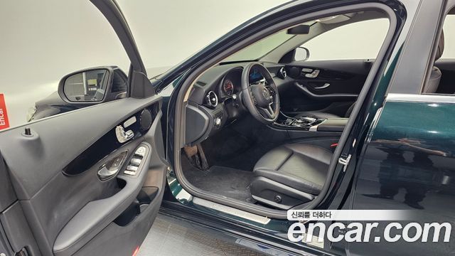 Mercedes-Benz C-Class 2019 — photo 10