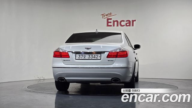Hyundai Genesis 2010 — photo 4