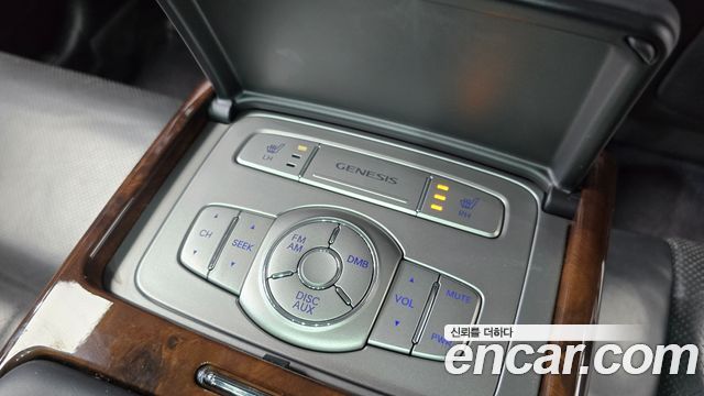Hyundai Genesis 2010 — photo 18