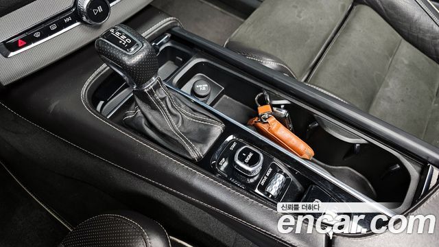 Volvo XC90 2016 — photo 9