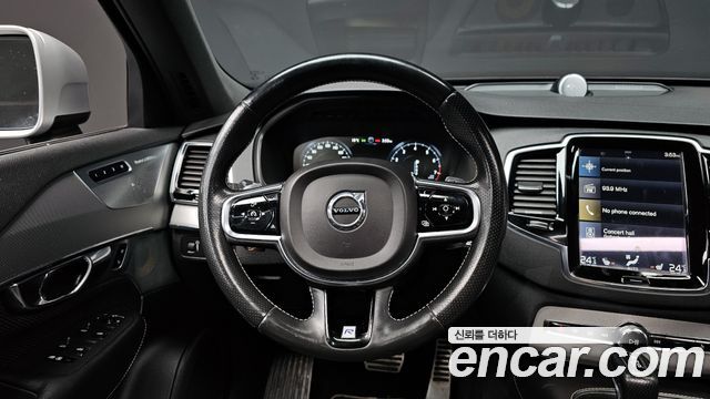 Volvo XC90 2016 — photo 13