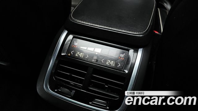 Volvo XC90 2016 — photo 19