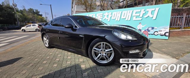 Porsche Panamera 2011 — photo 1