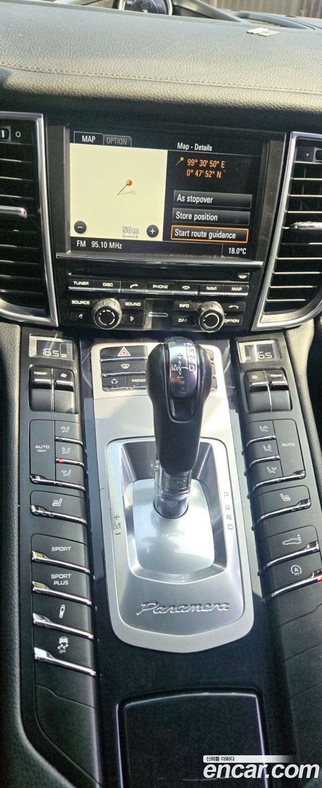 Porsche Panamera 2011 — photo 9