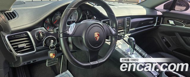 Porsche Panamera 2011 — photo 12