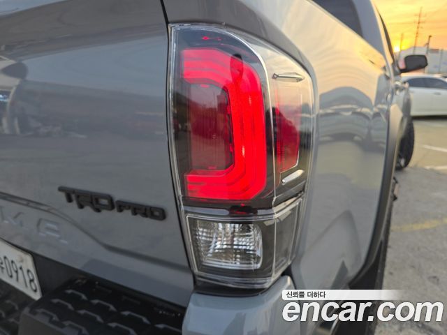 Toyota Tacoma 2018 — photo 10