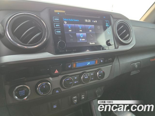 Toyota Tacoma 2018 — photo 17