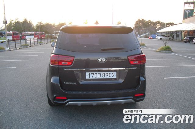 Kia Canival 2019 — photo 4