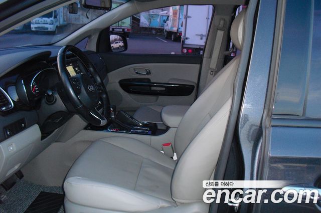 Kia Canival 2019 — photo 6