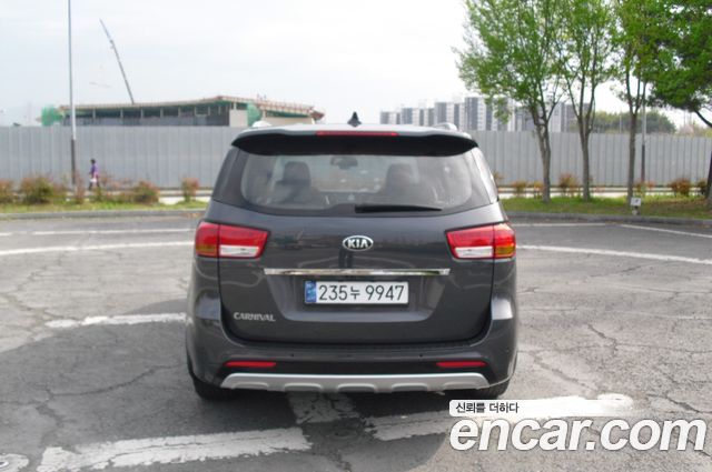 Kia Canival 2016 — photo 4