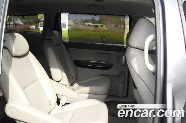 Kia Canival 2016 — photo 7