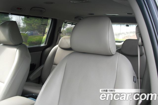 Kia Canival 2016 — photo 8