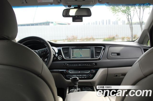 Kia Canival 2016 — photo 9