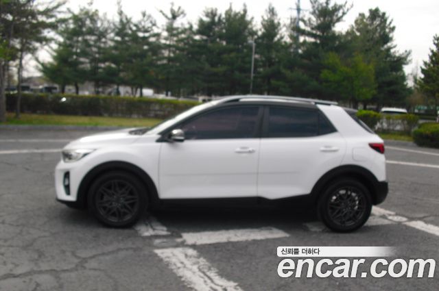 Kia Stonic 2018 — photo 2