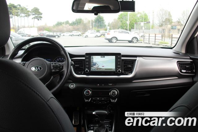 Kia Stonic 2018 — photo 10