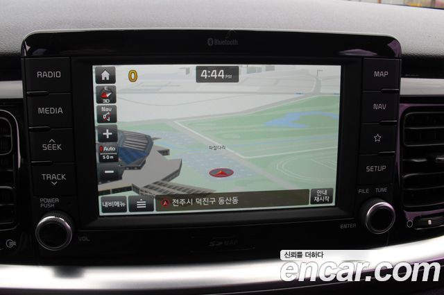 Kia Stonic 2018 — photo 11