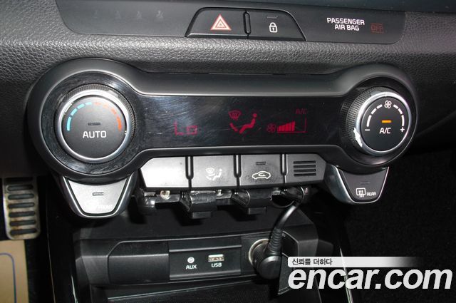 Kia Stonic 2018 — photo 13