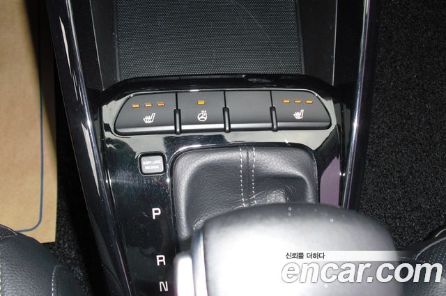 Kia Stonic 2018 — photo 14