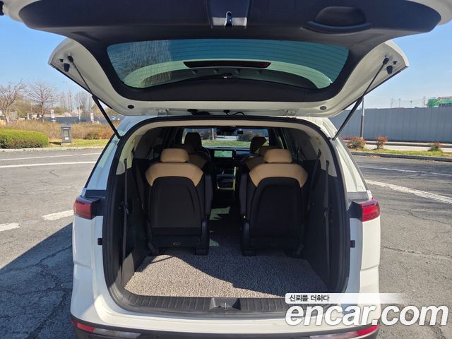 Kia Canival 2021 — photo 7
