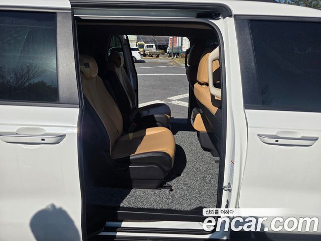 Kia Canival 2021 — photo 10