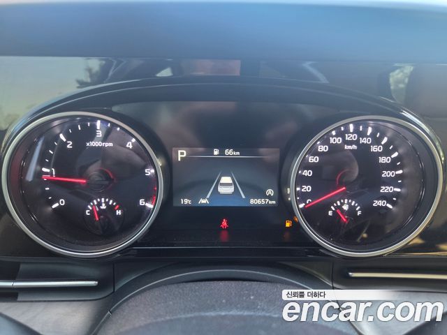Kia Canival 2021 — photo 16