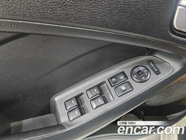 Kia K3 2016 — photo 17