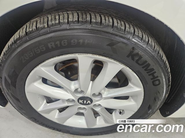 Kia K3 2016 — photo 18