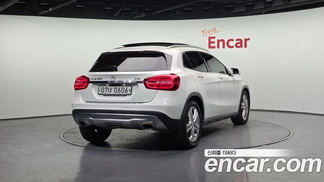 Mercedes-Benz GLA-Class 2015 — photo 2