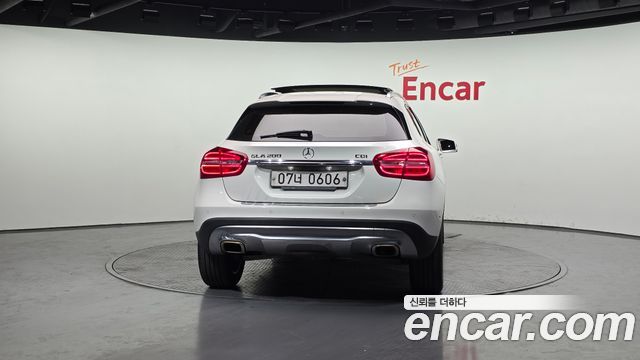 Mercedes-Benz GLA-Class 2015 — photo 4