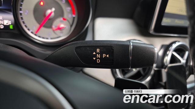 Mercedes-Benz GLA-Class 2015 — photo 9