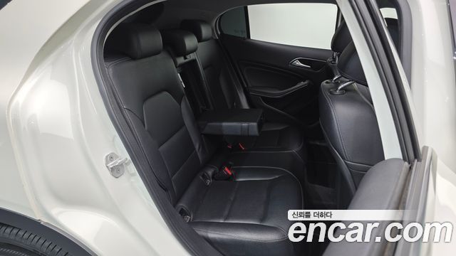 Mercedes-Benz GLA-Class 2015 — photo 12