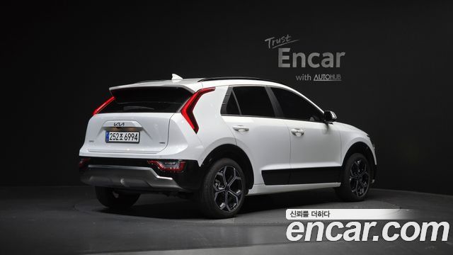 Kia Niro 2025 — photo 2