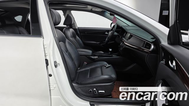 Kia K7 2016 — photo 17