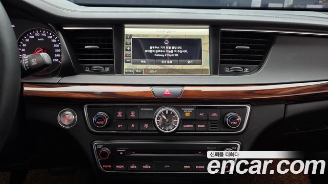 Kia K7 2016 — photo 20