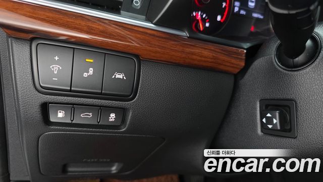 Kia K7 2016 — photo 22