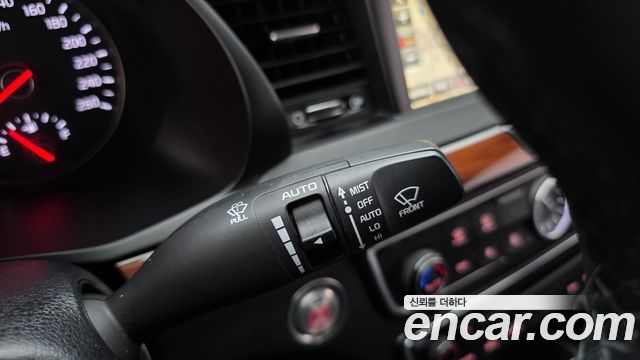 Kia K7 2016 — photo 30