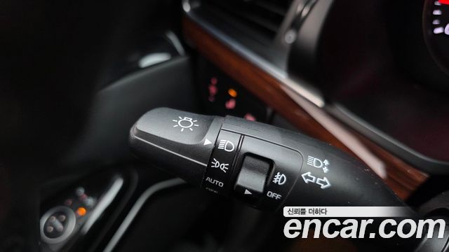 Kia K7 2016 — photo 32