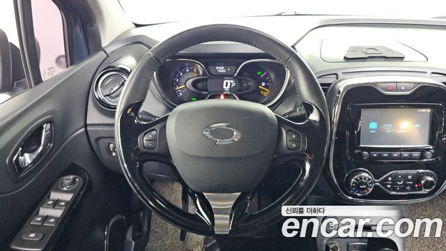 Renault Korea QM3 2016 — photo 18
