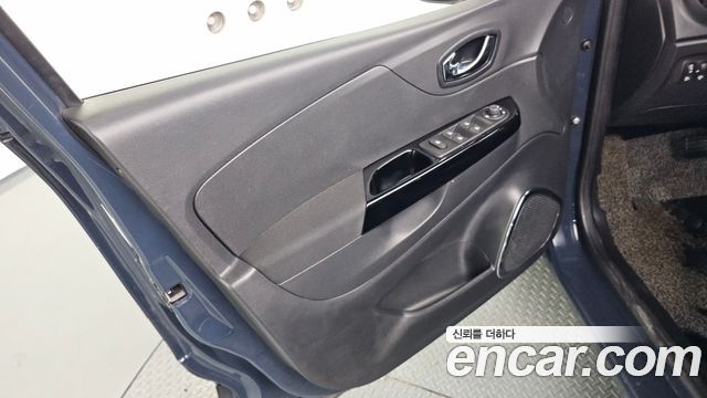 Renault Korea QM3 2016 — photo 14
