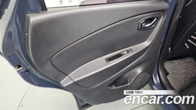 Renault Korea QM3 2016 — photo 15