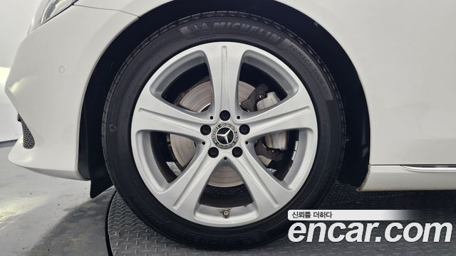 Mercedes-Benz E-Class 2017 — photo 5