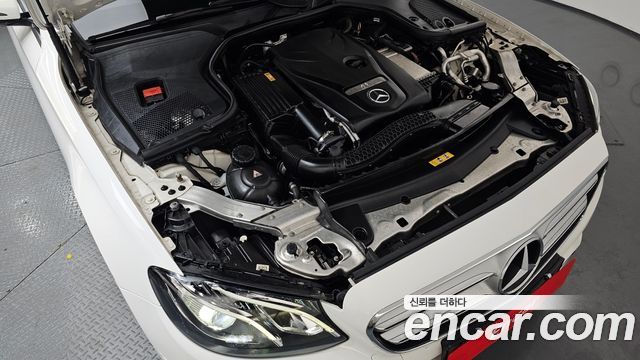 Mercedes-Benz E-Class 2017 — photo 6