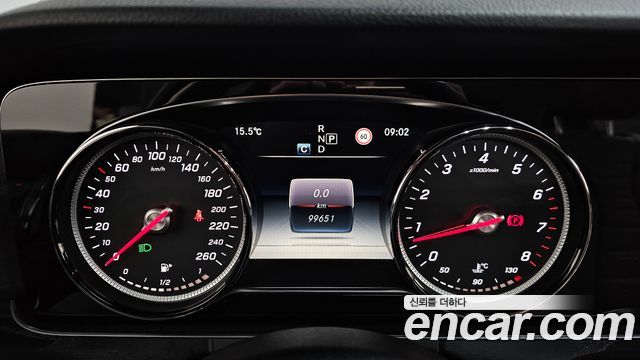 Mercedes-Benz E-Class 2017 — photo 11
