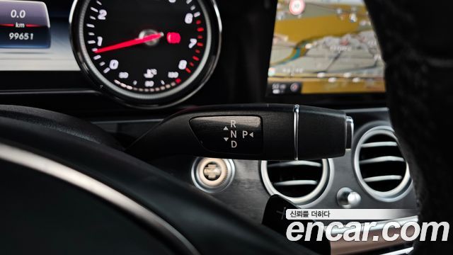 Mercedes-Benz E-Class 2017 — photo 12
